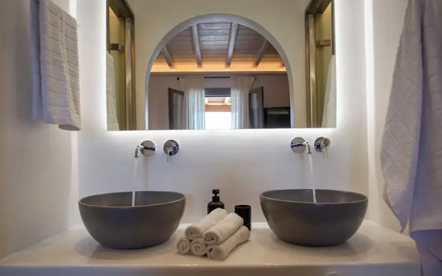 Mykonian Luxury Villa Filyra with Pool
