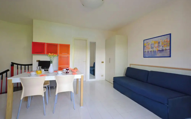 Apartment With Pool Access
