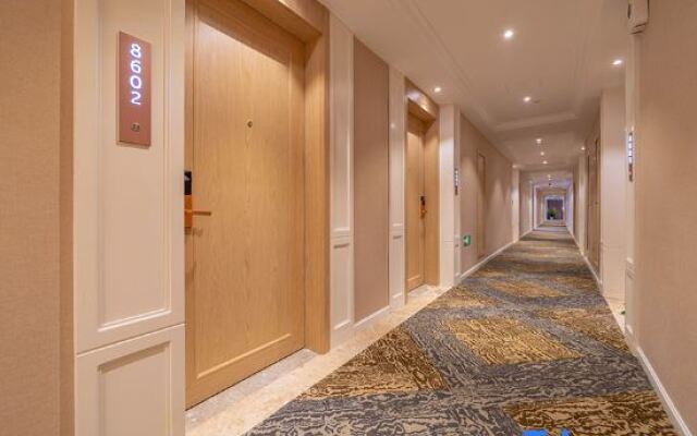 Vienna Hotel Chongqing West Station Square