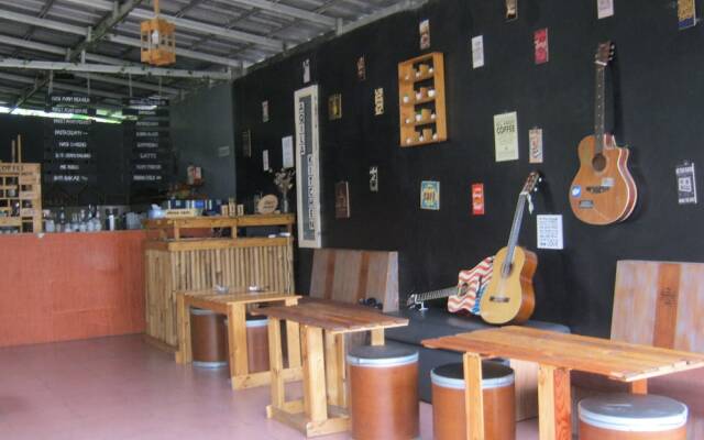 AQILAKOST n CAFE Gadog Puncak