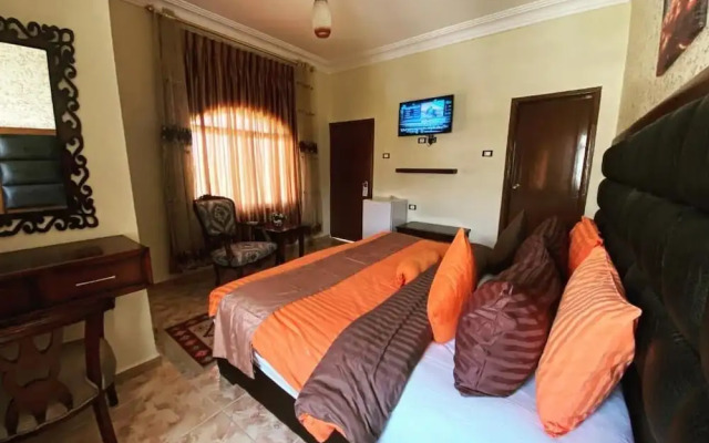Alanbat Hotel