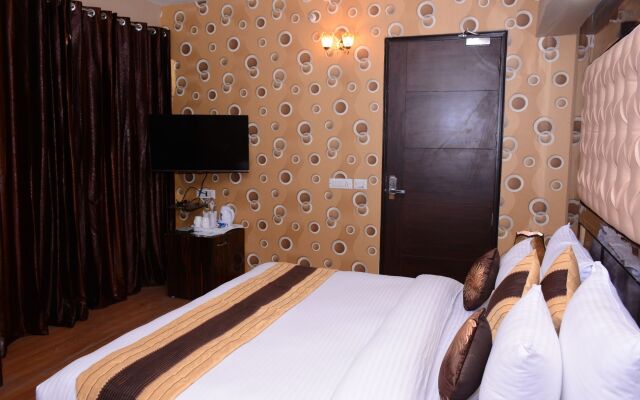 Hotel S. K Crown Park Naraina