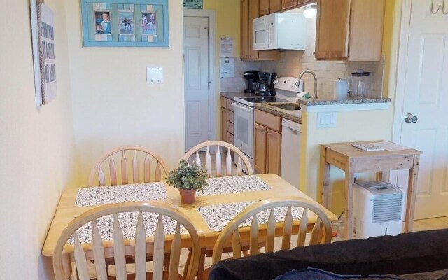 Island 126 Studio Bedroom Condo