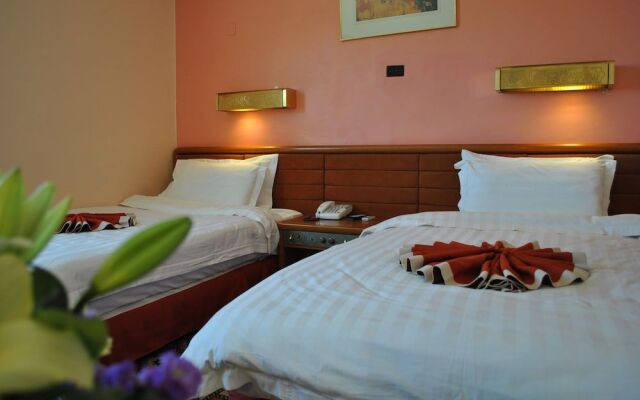 Candles Hotel