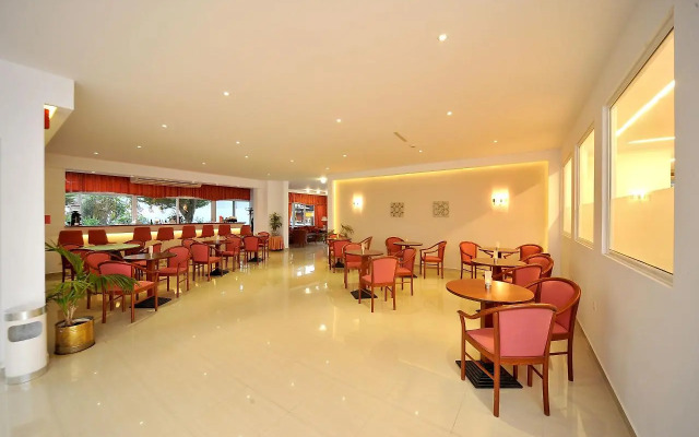 Palm Beach Hotel - Adults only
