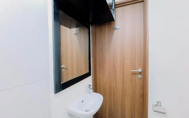 Homey And Restful Studio Royal Sentul Park Apartment