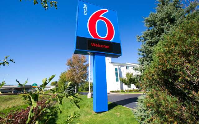 Motel 6 Brooklyn Center, MN - Minneapolis