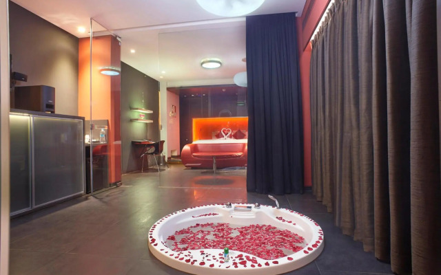 Fahrenheit Hotels & Resorts