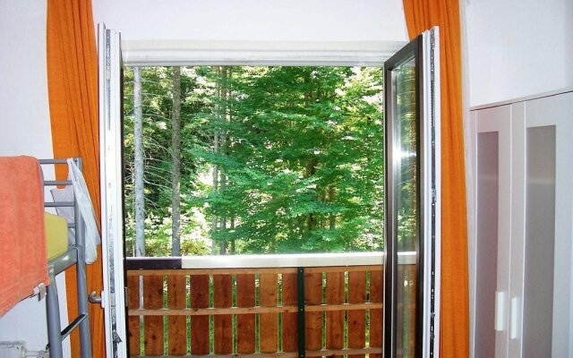 The Treehouse Backpacker Hotel