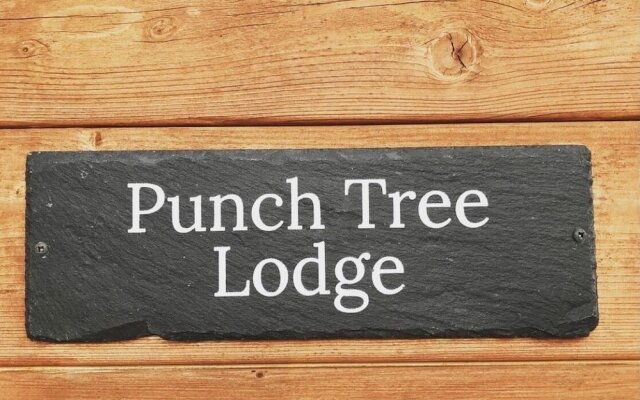 Punch Tree Cabins, Couples, Hot Tub Wood Burning