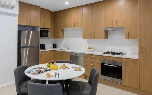 Meriton Suites Waterloo