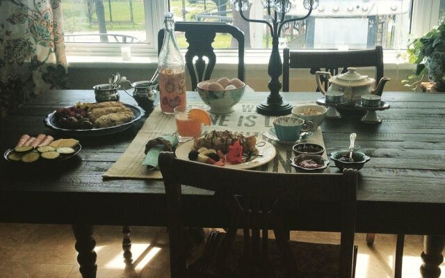 Dionna's Bed & Breakfast