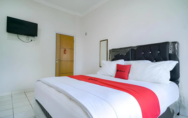 Penginapan Timur 2 By RedDoorz – Guest Rooms – Palembang
