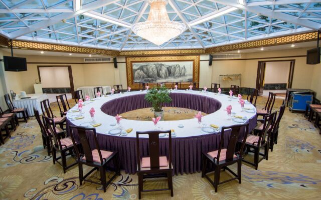 Weihaiwei Hotel