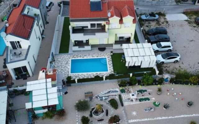 Villa Ava