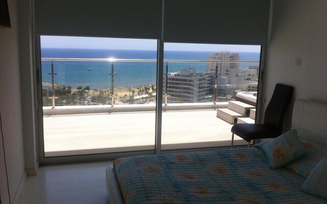 Seaview Penthouse 3B