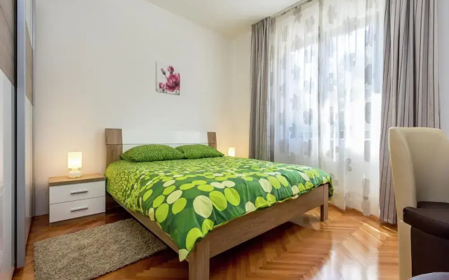 Apartment in Pula Near the Sea and Town Center