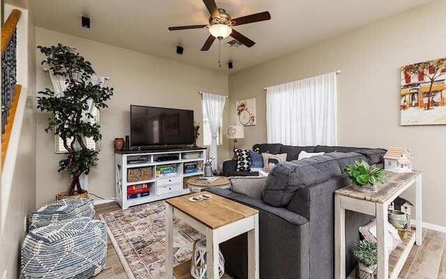 Farmhouse Surprise - 3 Bedroom by Casago