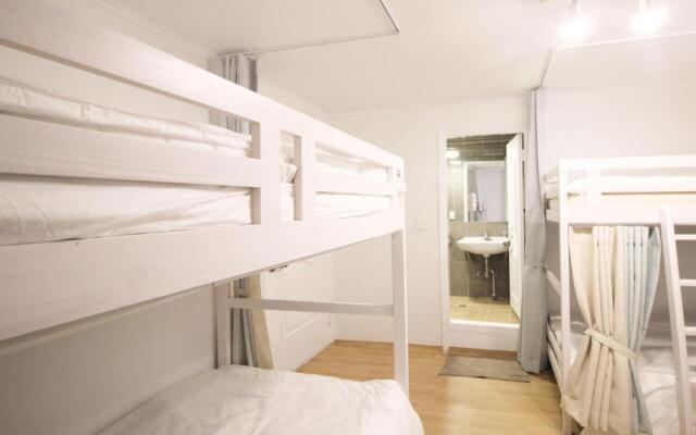 MTT Guest House - Hostel