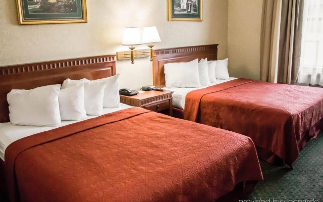 Econo Lodge Glens Falls / Lake George