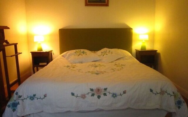 Stunning Holiday Home in Escalles near Sea