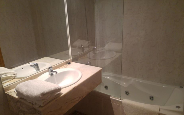 Hostal Rosaleda