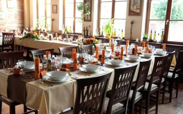 Il Gallo Nero Fekete Kakas tterem s Panzi