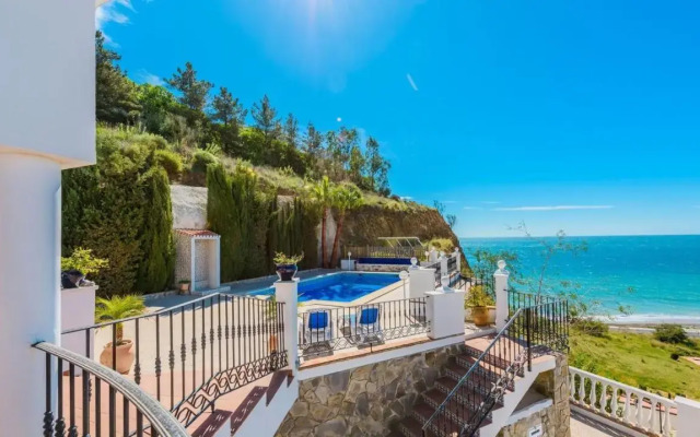 Villas Nerjazul - El Peñoncillo Beach