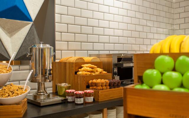 Holiday Inn Express Cheltenham by IHG