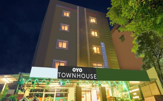 Super OYO Townhouse1148 RCC PARK VIEW INN