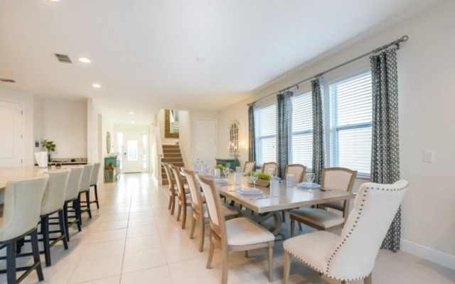 Family Friendly 9 Bedroom 8.5 Bathroom