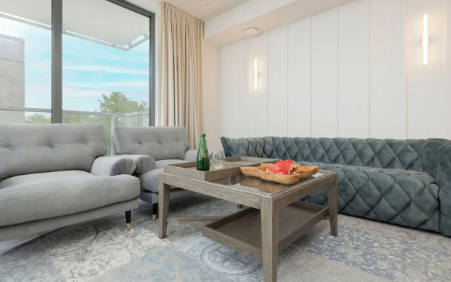 Jantaris Apartment by Renters Prestige