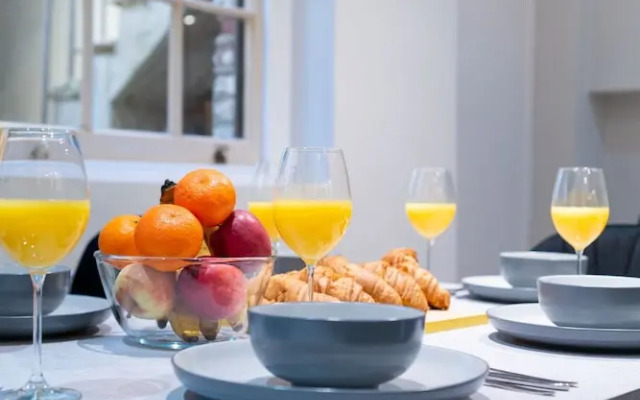 Elegant 2BR 2BA with Patio in Kennington