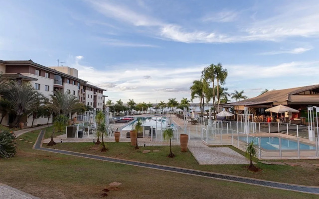 Apt Facing Lake Paranoa - Clr314