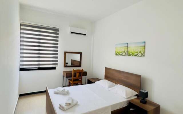 Cozy Sea View Retreat 1 min to Beach in Kyrenia
