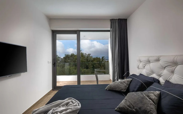 Villa Luxor With Heated Pool