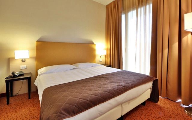 Hotel Regal Residence