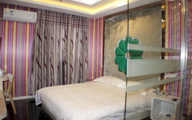 Passerby Fashion Theme Hotel