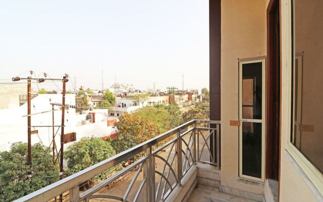 Oyo 13136 Hotel Taj Ansh 2