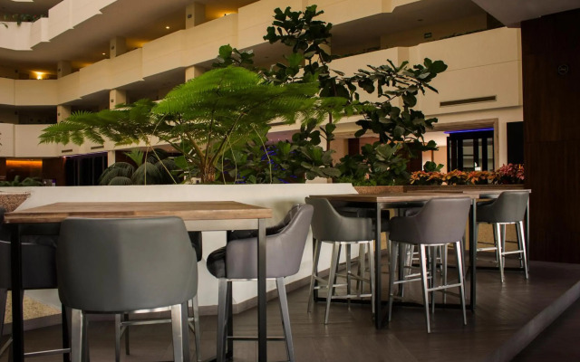 HS HOTSSON Hotel Leon