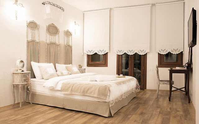 Oriella Hotel