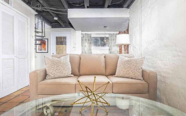 Southern Belle Carriage House