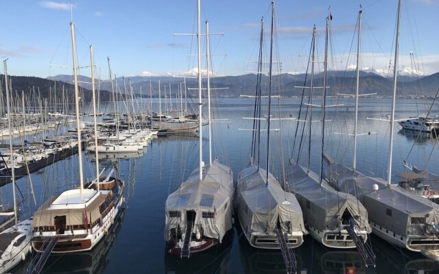 Ece Marina Suit