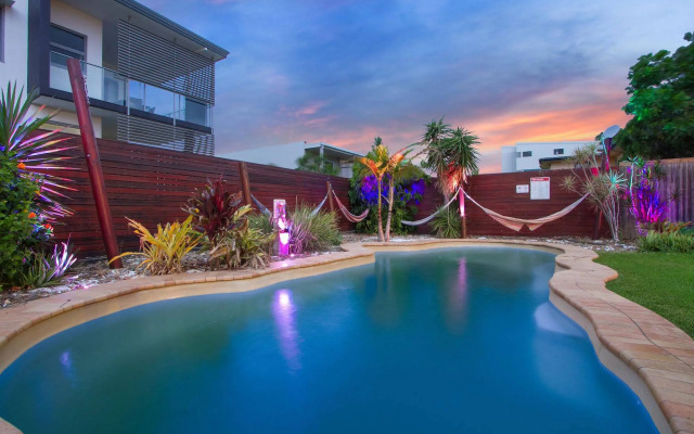 Gladstone Backpackers
