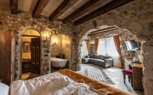 Foremanson Cave Hotel