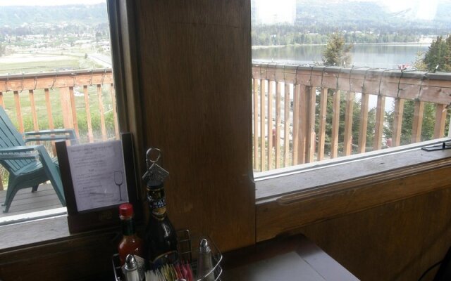 Beluga Lake Lodge