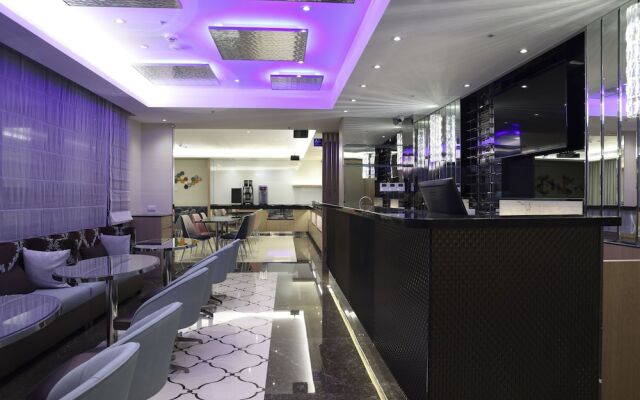 Royal Jade Boutique Hotel