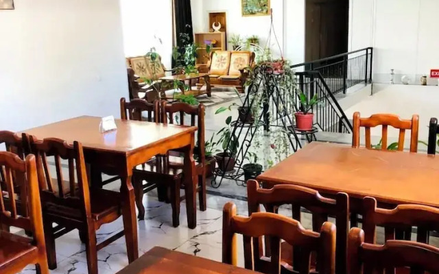 Maryam Hotel