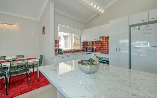 The Helm, Unit 15, 22 Voyager Close