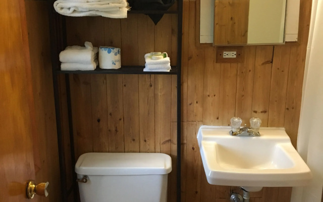 Superior Motel & Suites